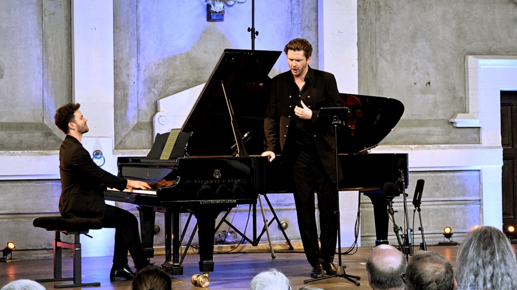 From Schubert’s Lieder to the Chants de l’ombre